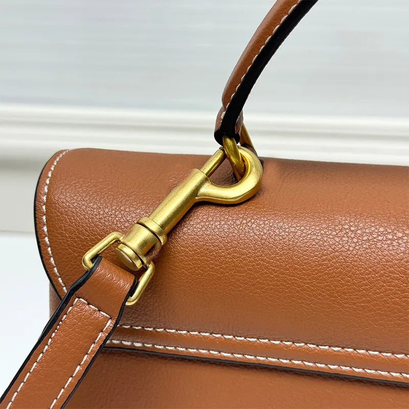 Side profile displaying dimensions and closure mechanism