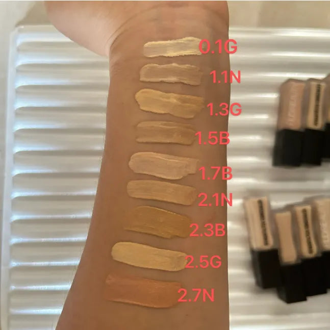 Liquid concealer product in 9ml container with applicator