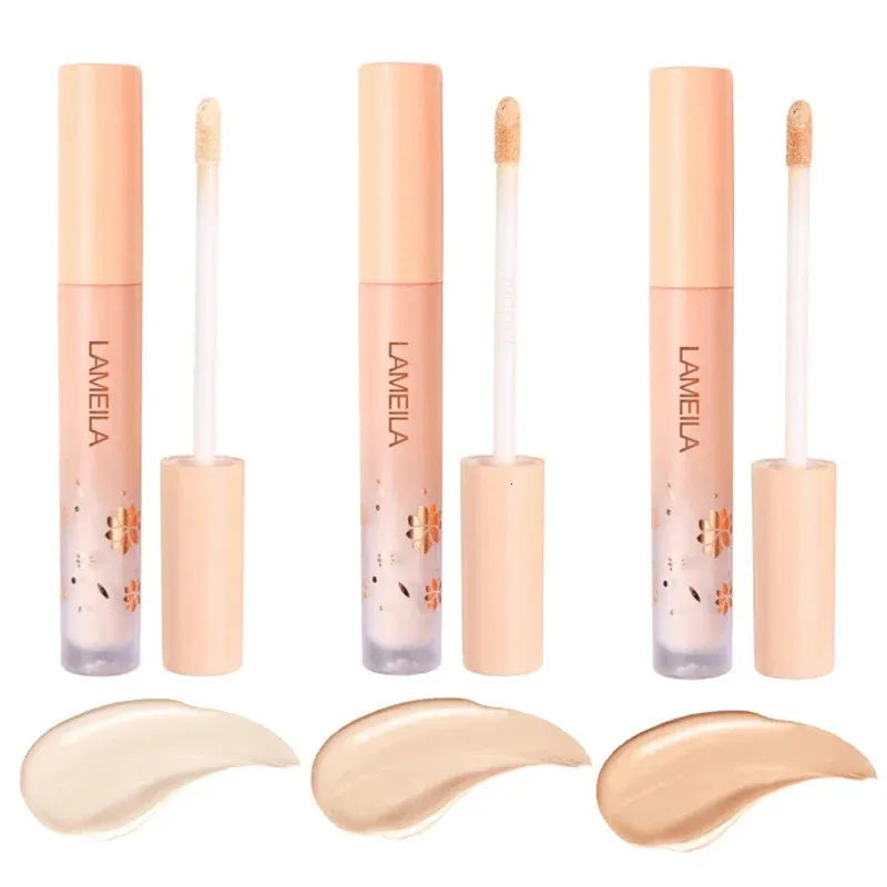 Liquid concealer product in packaging with applicator