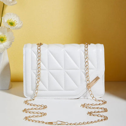 Side view showing structured design and dimensions of the bag