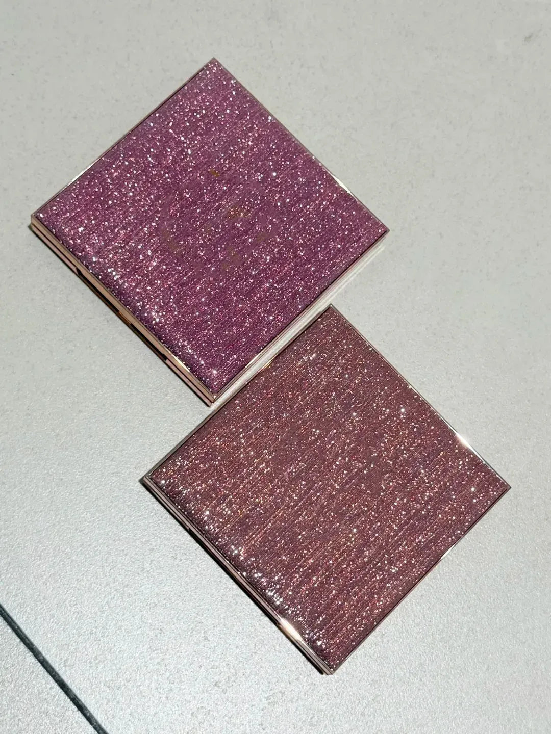 Dual-color makeup palette for eyeshadow, blush, and highlighter application