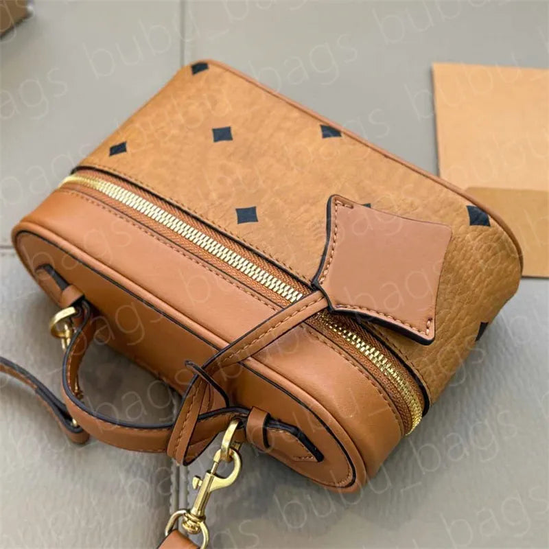 Side profile of cosmetic case with handle for easy carrying