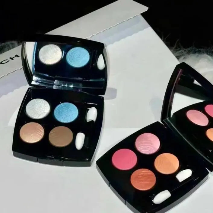 Four-color eyeshadow palette with glitter and highlighter shades
