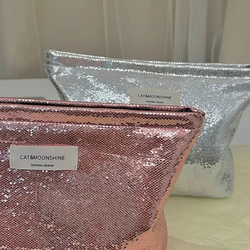 Large capacity travel makeup bag with zipper closure