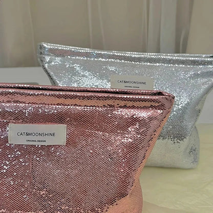 Large capacity travel makeup bag with zipper closure