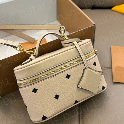 Side profile of cosmetic case with handle for easy carrying