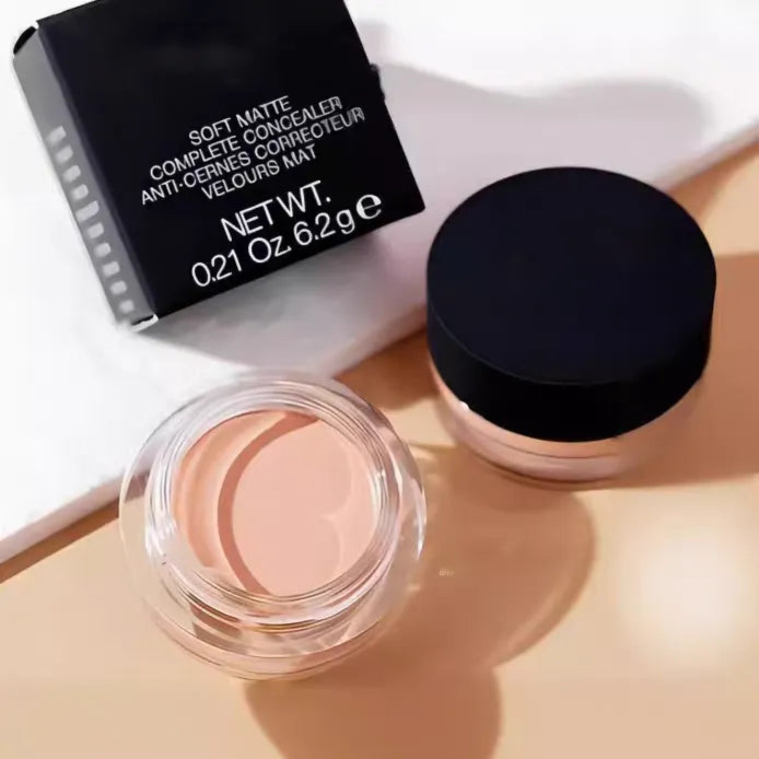 Liquid concealer tube with matte finish packaging