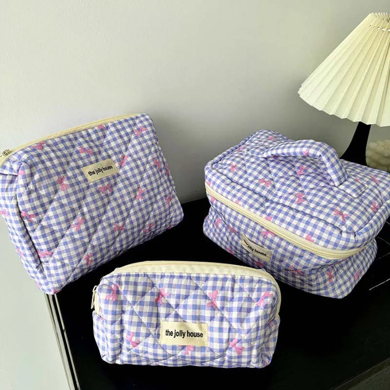 Side view displaying cotton material texture and bag structure