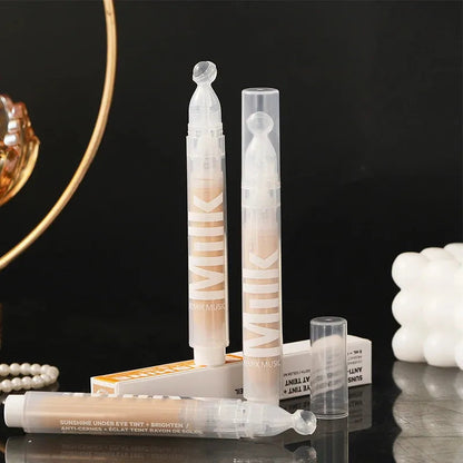 Liquid concealer product in packaging with applicator