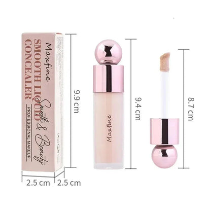 Liquid concealer with matte finish in a bottle with applicator