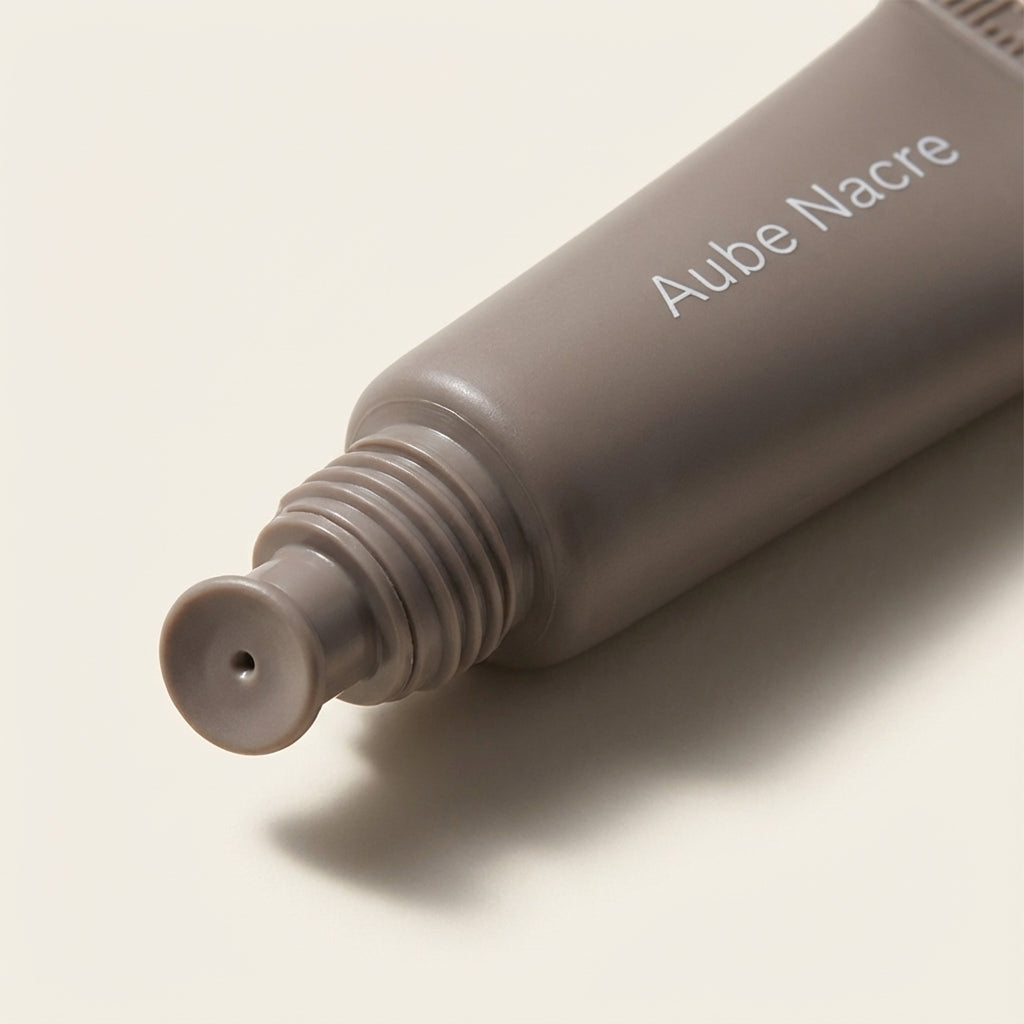 Pomade waterproof Aube Nacre dans son emballage