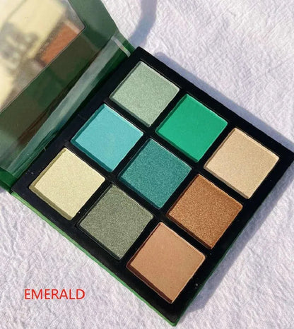 Compact eyeshadow palette with mirror for portable makeup application